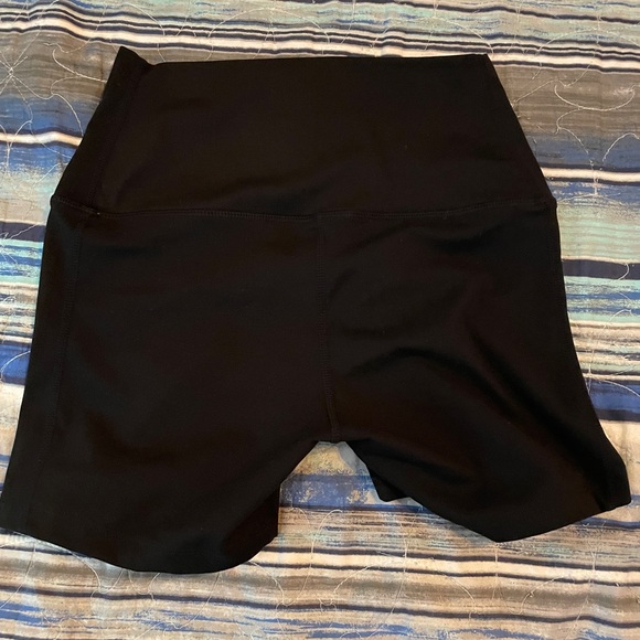 Cleo Harper Shorts - Picture 2 of 3